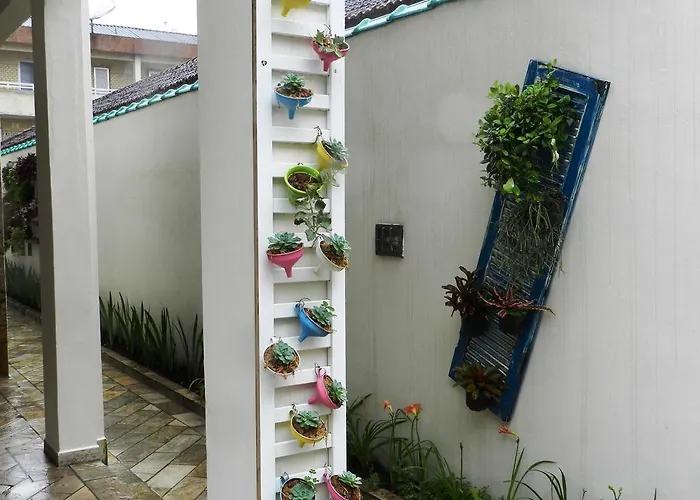 Praia Canto Do Forte Guest House